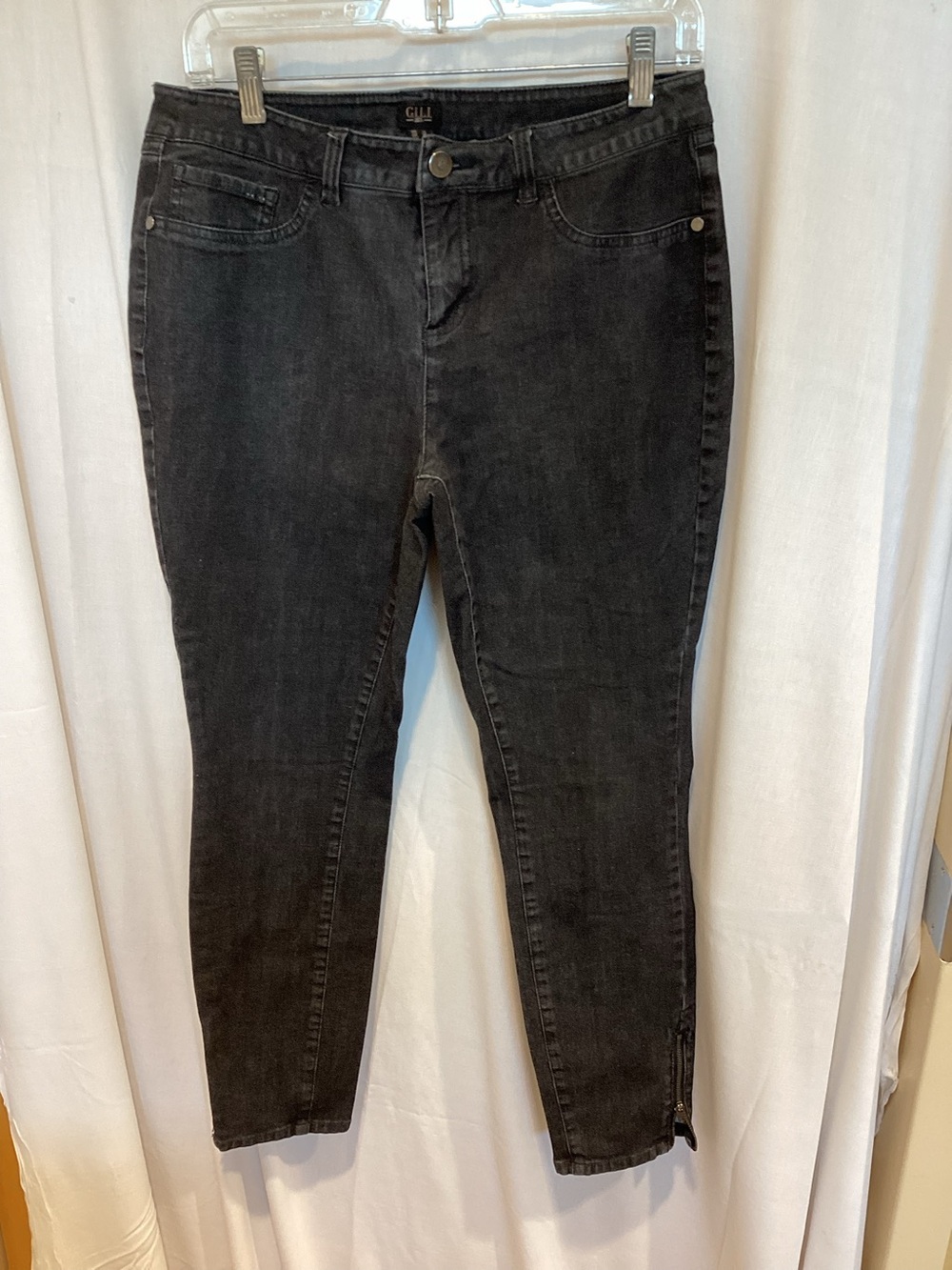 G.I.L.I. Black Skinny Jeans with Zip Hem